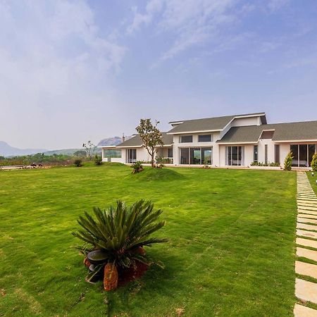 Stayvista'S Villa 107 At Canary Farms - Pure Veg With Huge Lawn, Pool And Home Theatre Лонавала Экстерьер фото