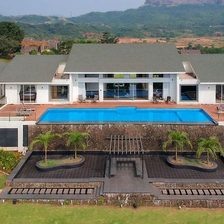 Stayvista'S Villa 107 At Canary Farms - Pure Veg With Huge Lawn, Pool And Home Theatre Лонавала Экстерьер фото
