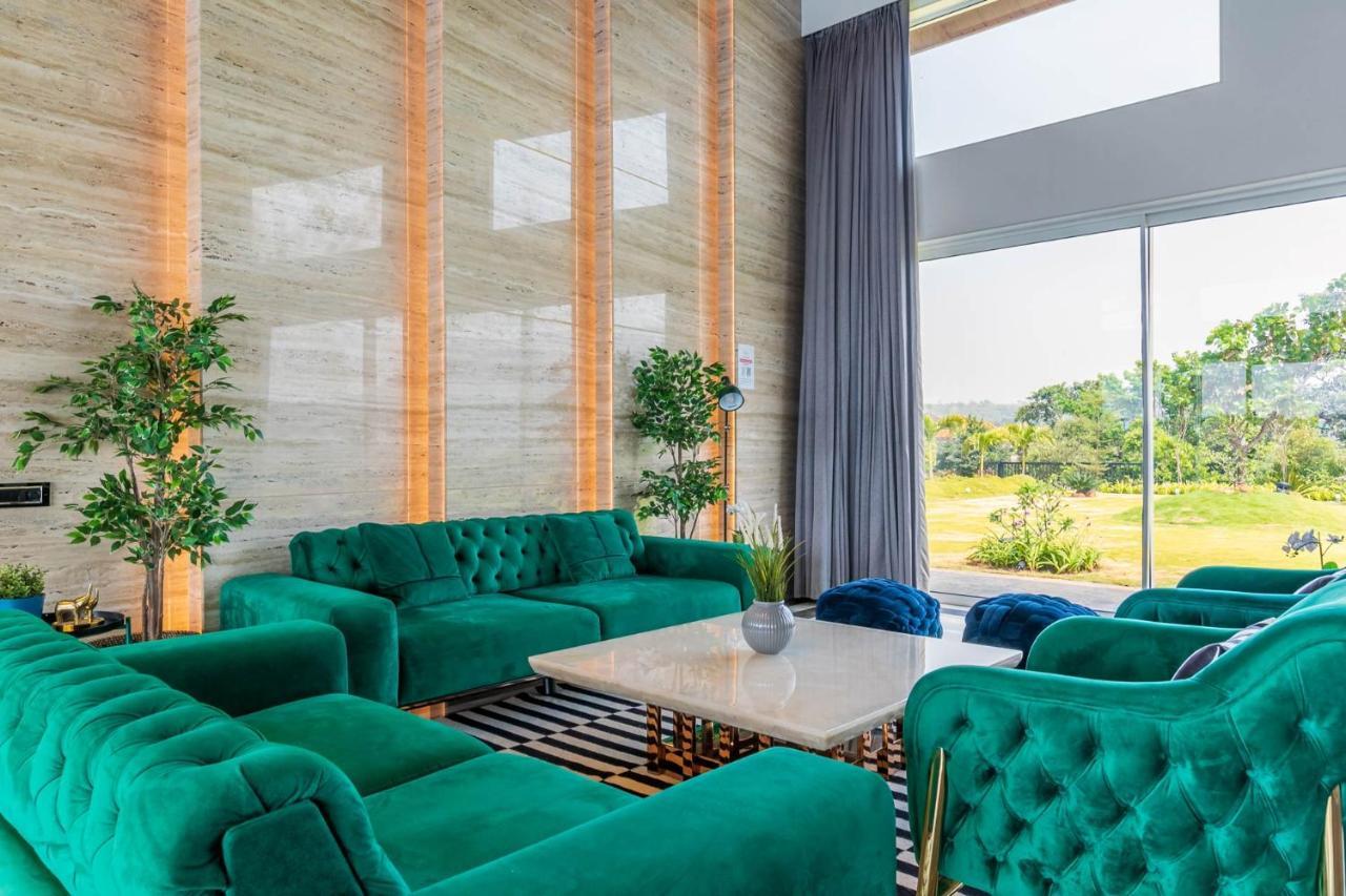Stayvista'S Villa 107 At Canary Farms - Pure Veg With Huge Lawn, Pool And Home Theatre Лонавала Экстерьер фото