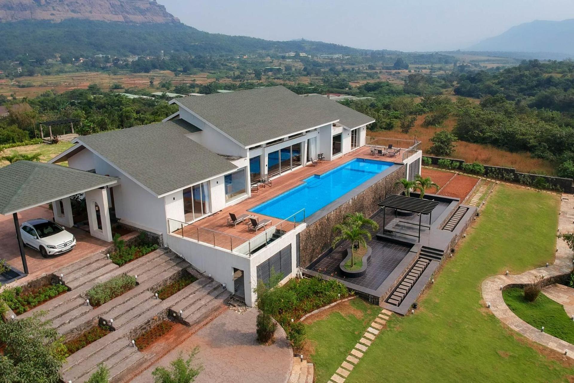 Stayvista'S Villa 107 At Canary Farms - Pure Veg With Huge Lawn, Pool And Home Theatre Лонавала Экстерьер фото
